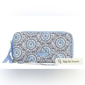 Vera Bradley RFID Accordion Style Wristlet in Mini Sketched Medallion